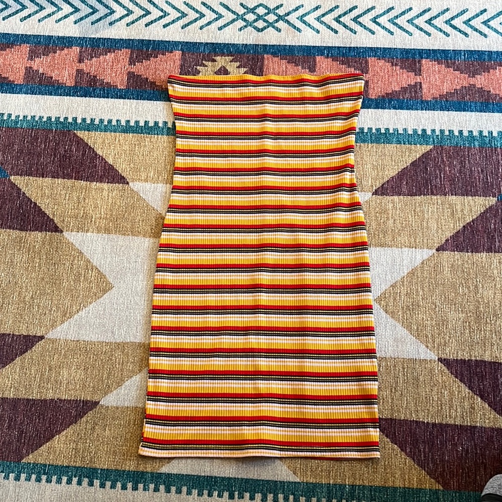 Ribbed strapless dress